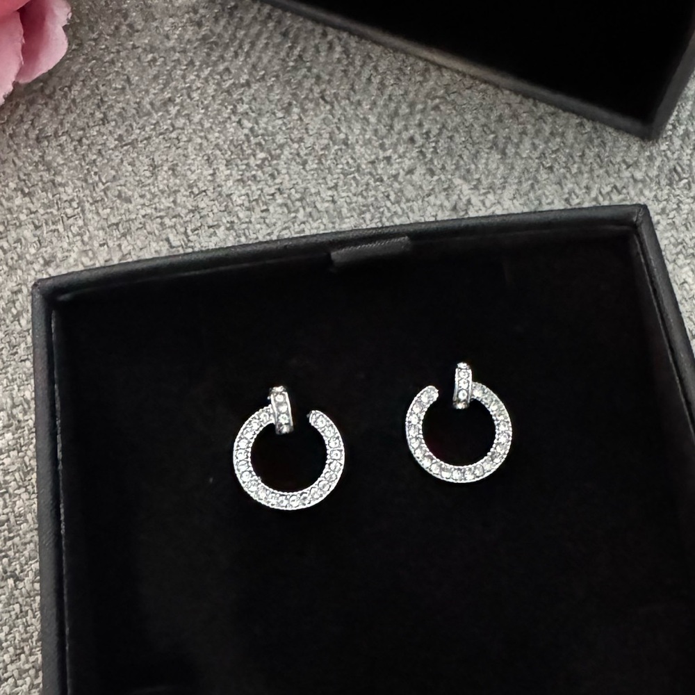 Vince Camuto Ayla Silver Open Circle Necklace and Earring Set ✨